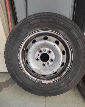 Pneumatico 215/70R15 CP
