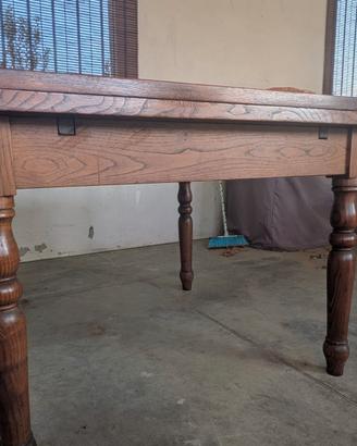 Tavolo in legno massello di castagno 