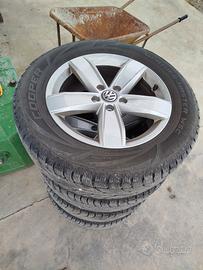 cerchi e gomme invernali originali Volkswagen 