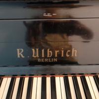 Pianoforte verticale R. Ulbrich Berlin