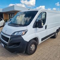 Peugeot Boxer 330 2.2 HDi 3 Posti