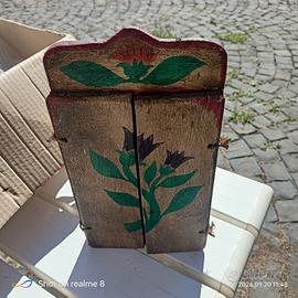 antico Altarino con Madonna