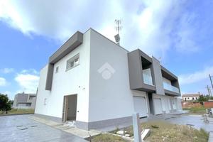 6 LOCALI A TREBASELEGHE