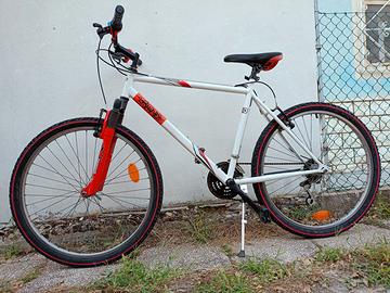 Mountain bike Rockrider 3.1
