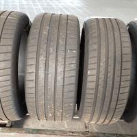 225/45R18 - 255/40R18