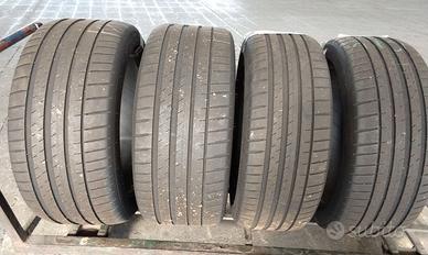 225/45R18 - 255/40R18