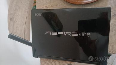Netbook Acer Aspire One - Portatile compatto e leg