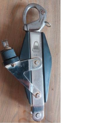 bozzello a violino con arricavo Lewmar