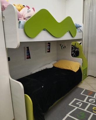 Letto a castello con scala a gradoni
