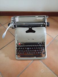 macchina da scrivere olivetti