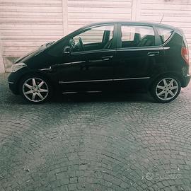 Mercedes benzina "a 180" sport special full option
