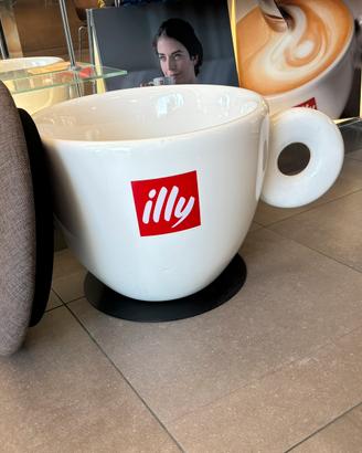 POLTRONA A FORMA DI TAZZA CAFFÈ ILLY