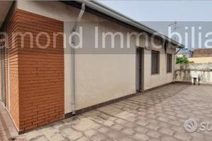 Casa singola su due livelli con garage a Riposto