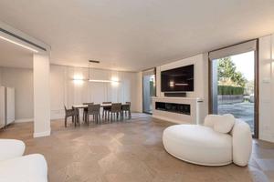 Appartamento di 304 m² con 5 locali e box auto a B