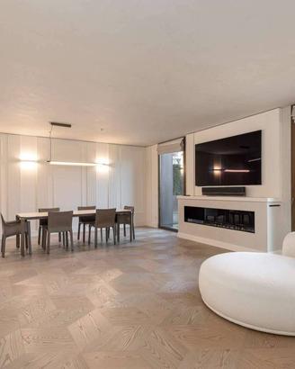 Appartamento di 304 m² con 5 locali e box auto a B