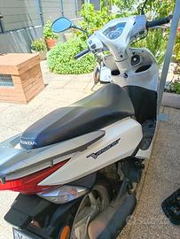 scooter Honda Vision 2014