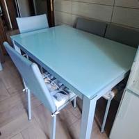Tavolo vetro + 4 sedie pelle