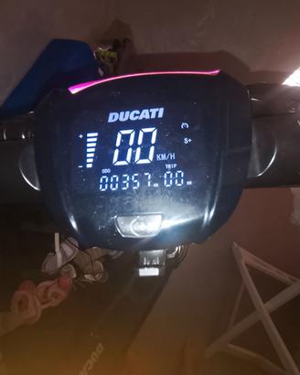 MONOPATTINO DUCATI