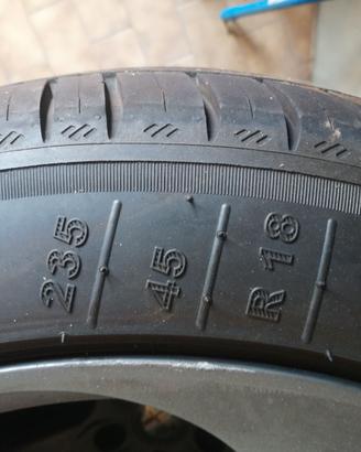 Cerchi 18 magnesio con gomme