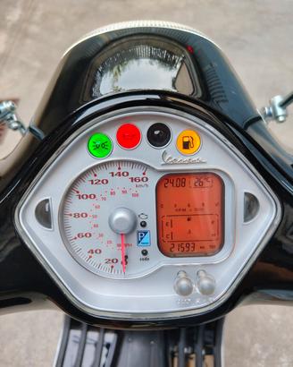 vespa gts 250 ie incidentata