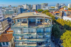 Attico / Mansarda di 120 m² con 3 locali e box aut
