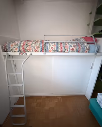 letto a soppalco con armadio per ragazzi