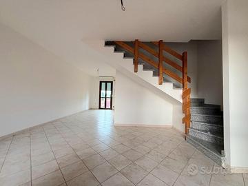 Villa caposchiera con 180mq di giardino
