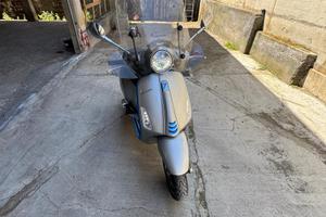 Piaggio vespa 125