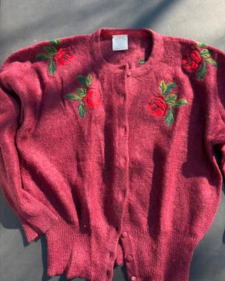 Maglia con bottoni in mohair con camicia di seta