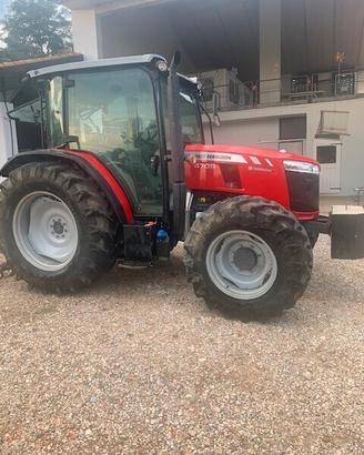TRATTORE MASSEY FERGUSON