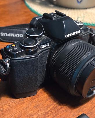 Olympus Om-d E-m10 Mark I con Obiettivo 14-42