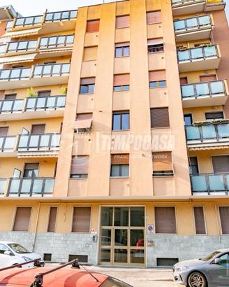 AMPIO BILOCALE DI 70 MQ CON BALCONE, VISTA PANORAM
