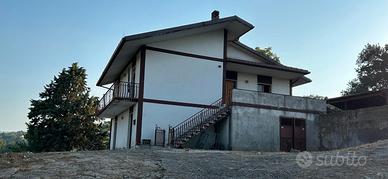 Proprietà di 45.000 mq con casa di 250 mq