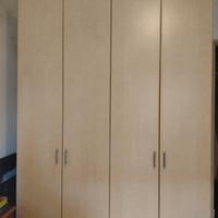 Armadio a 4 ante, di legno beige