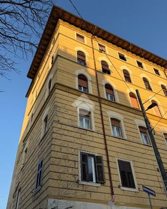 MONOLOCALE A TRIESTE