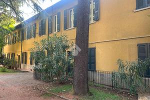 2 LOCALI A BRESCIA