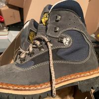 Scarponcini trekking montagna