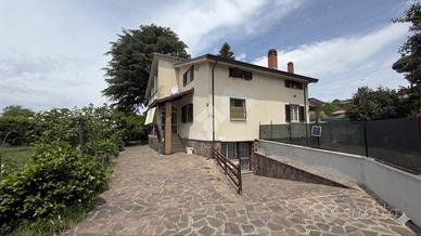PORZIONE DI BIFAMILIARE A ROCCA PRIORA