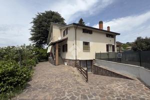 PORZIONE DI BIFAMILIARE A ROCCA PRIORA