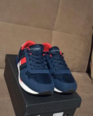 NUOVE! Scarpe uomo Tommy Hilfiger €15