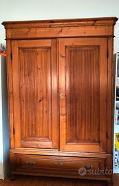 armadio in legno vintage