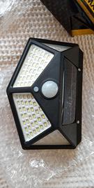 Faro ricarica solare a led 100 led con sensore di
