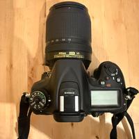 Nikon D7100 obiettivo 18-140 mm e accessori