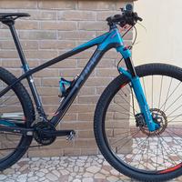 Bicicletta MTB in CARBONIO CUBE REACTION 29"