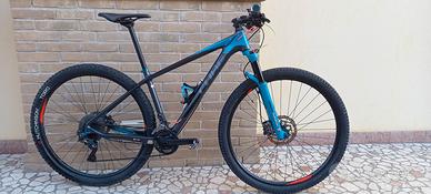 Bicicletta MTB in CARBONIO CUBE REACTION 29"