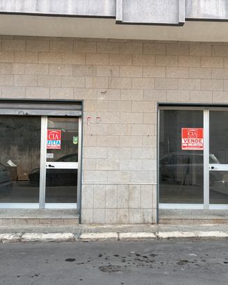 Locale commerciale 2 vetrine - mq.95
