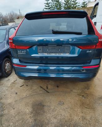 Volvo XC60 anno 2022 ricambi vari