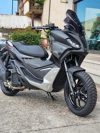 Aprilia SR GT 200 nuovo 400 euro sconto