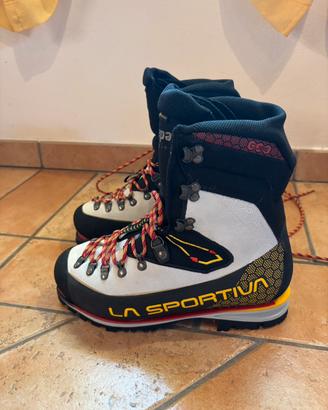 Scarponi alpinismo donna LaSportiva Nepal Cube Gtx