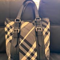 Borsa Burberry bianca e nera